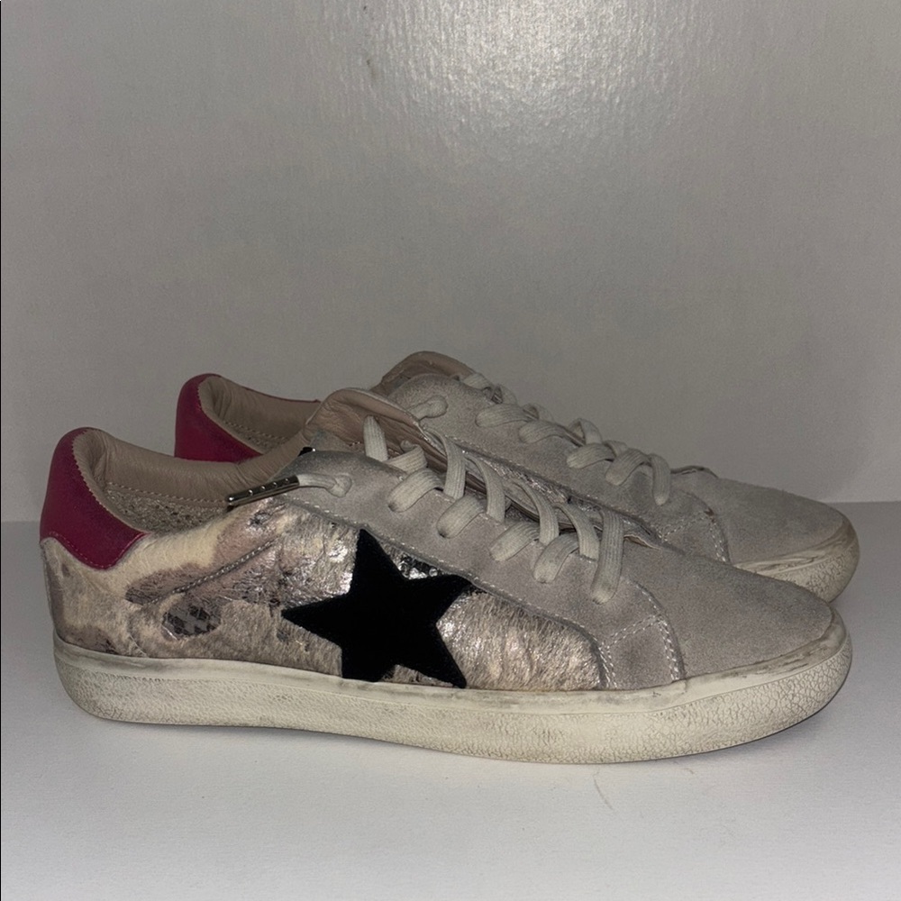 Women's Vintage Havana Sneakers with Black Star Accent